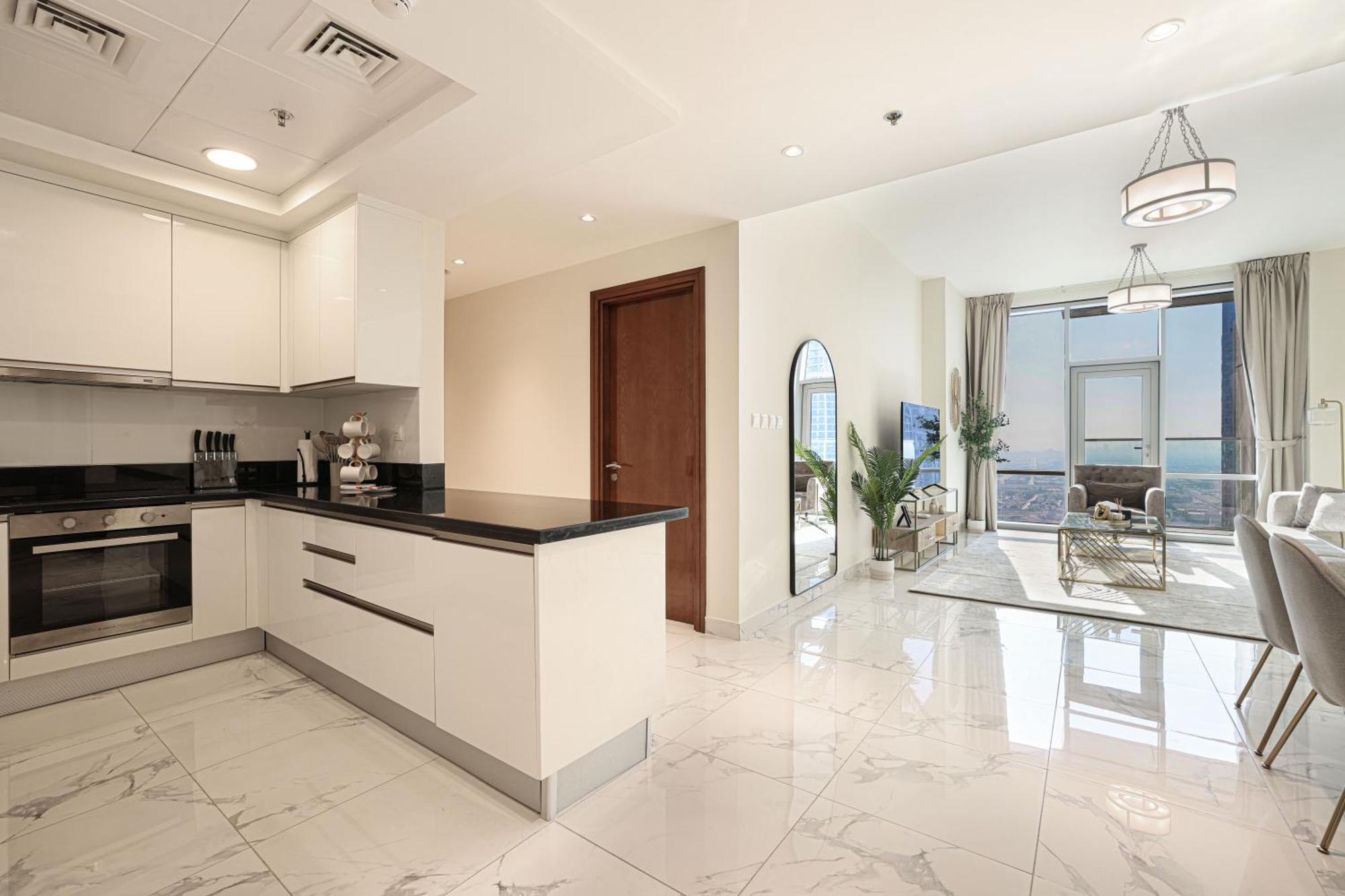 Visionary Vista: 2br Al Habtoor Appartement