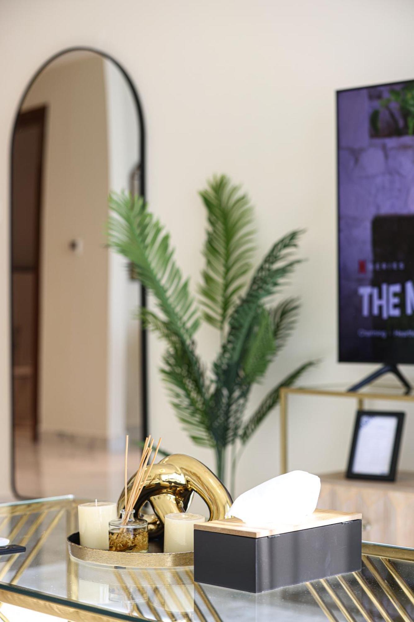 Visionary Vista: 2br Al Habtoor Appartement *
